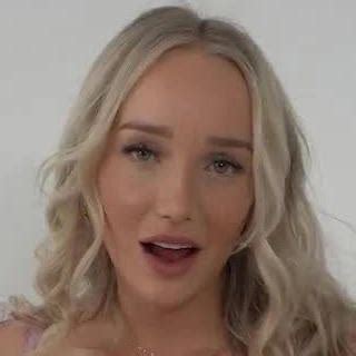 gwen gwiz onlyfans|Gwen Gwizs Nude Videos